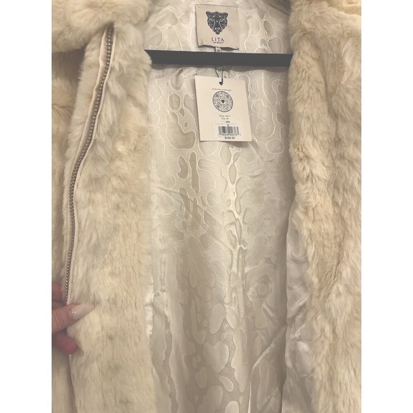 LITA Ciara Faux Fur Bomber Coat Size Medium New With Tags $498 - Picture 9 of 10